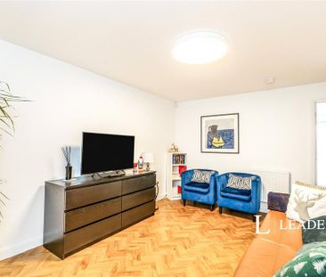 3 bedroom detached house to rent - Photo 4