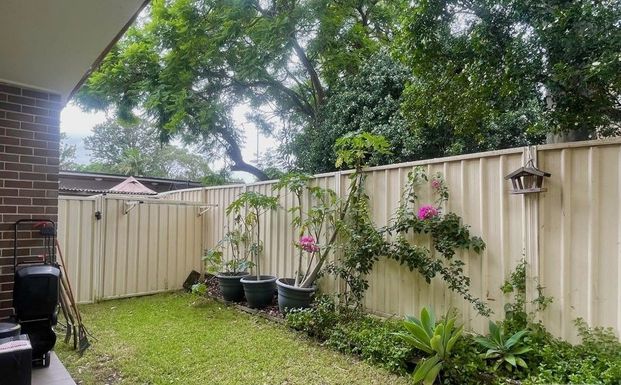 Stylish One-Bedroom Granny Flat with Private Courtyard - Photo 1