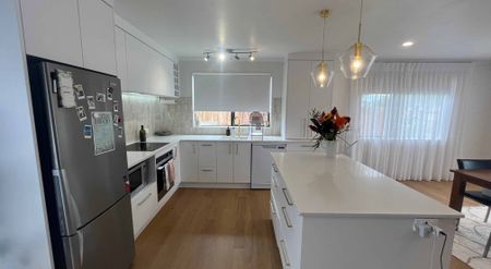 Sunny 3-bedroom house for rent!! - Photo 3