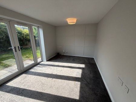 3 bedroom semi-detached house to rent - Photo 2