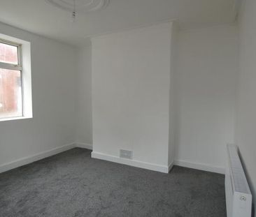 2 bedroom property to rent - Photo 3