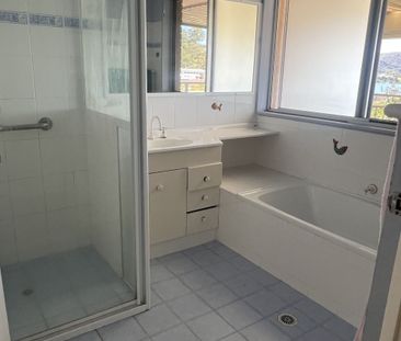 Large Family Home - Photo 3