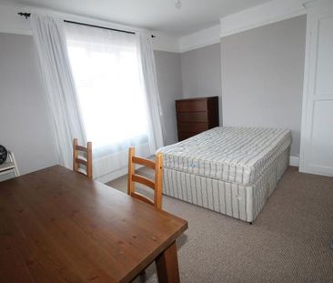 4 bedroom terraced house to rent - Photo 1