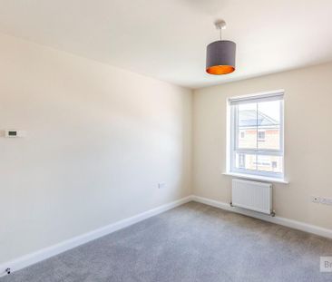 3 bedroom semi-detached house to rent - Photo 3