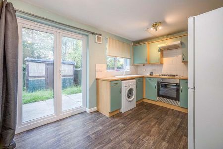 3 bedroom end of terrace house to rent - Photo 4