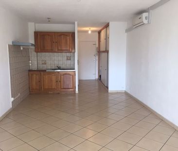 Location Appartement 1 pièce 40m² ST DENIS 97400 - Photo 1