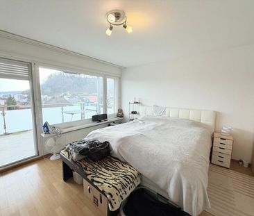 Grosszügige 5.5-Zimmerwohnung mit Terrasse & 2 Balkonen - Photo 2