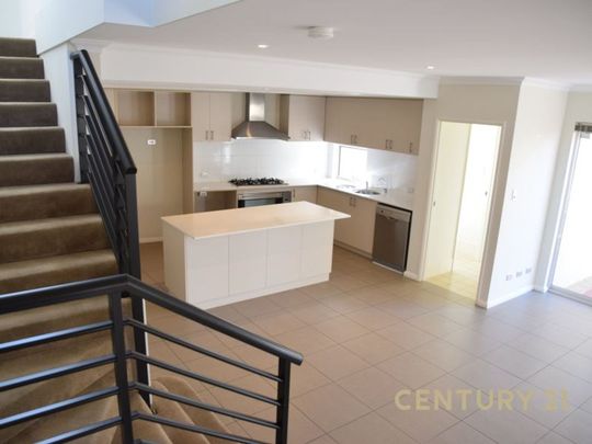 Spacious Unfurnished 3-Bedroom 2 Bath Home for Rent in Charming Rivervale - Photo 1