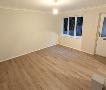 Knaphill, Woking, Surrey, GU21 - Photo 2