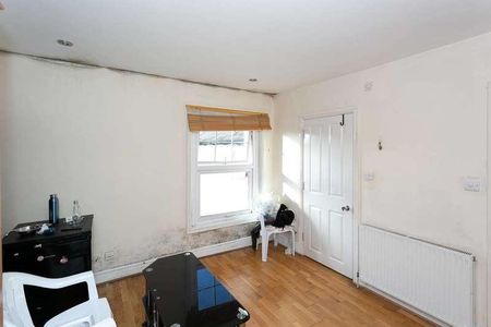 Wd, Watford, WD18 - Photo 3