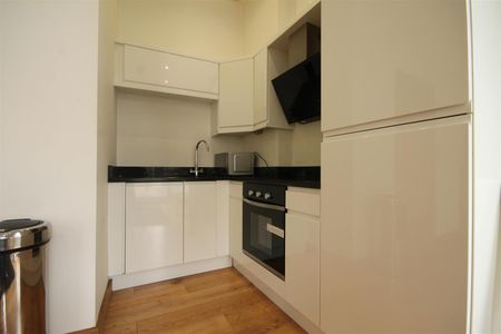 Murton House, Newcastle Upon Tyne - Photo 3