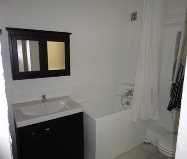 Location Appartement 2 pièces 44m² HYERES 83400 - Photo 5