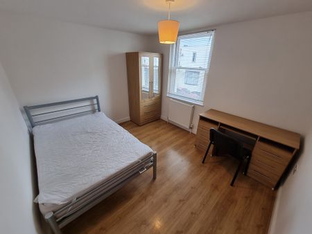 2 Bed Student Accommodation - Photo 4