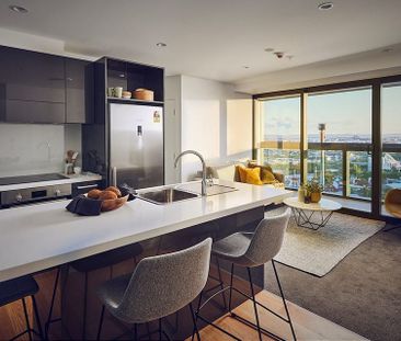 2 Bedroom & 2 bathroom Apartment - Available NOW - Photo 4