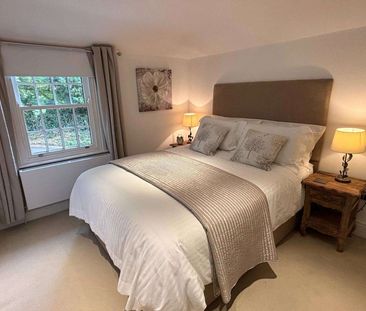 BILLS INCLUDED A charming fully furnished country cottage in the he... - Photo 6