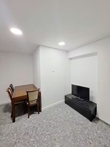 Calle de Utiel, Valencia, Valencian Community 46020 - Photo 2