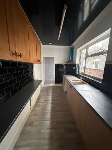 1 Bed Flat, Harley Street, CV2 - Photo 4