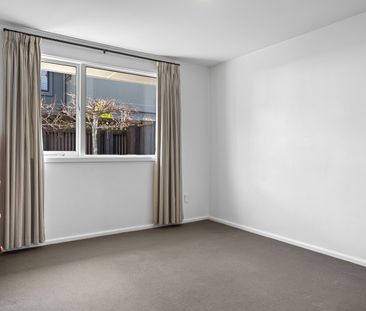 2 Bedroom Unit in the Heart of Merivale - Photo 2