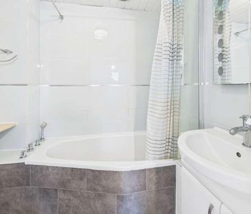 Mortimer Gardens, Tadley, RG26 - Photo 6