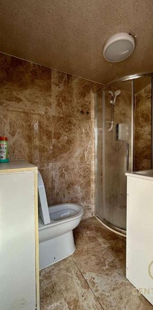 Northfield Road, Hounslow, TW5 - Photo 1