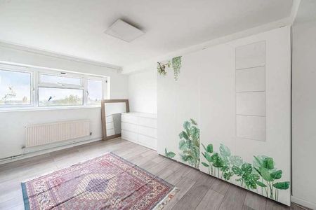 Churchill Court, Northolt, UB5 - Photo 4