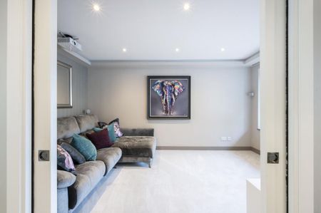 4 bedroom detached house to rent - Photo 4