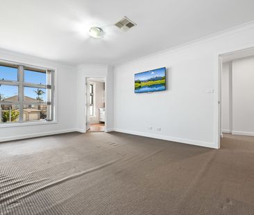 Spacious 4 Bedroom Duplex - Photo 4