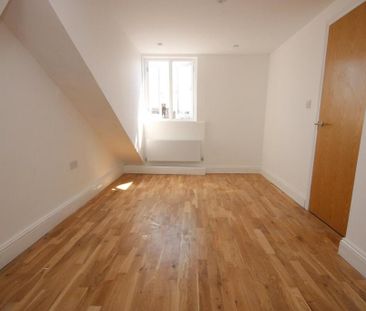 4 bedroom flat to rent - Photo 1