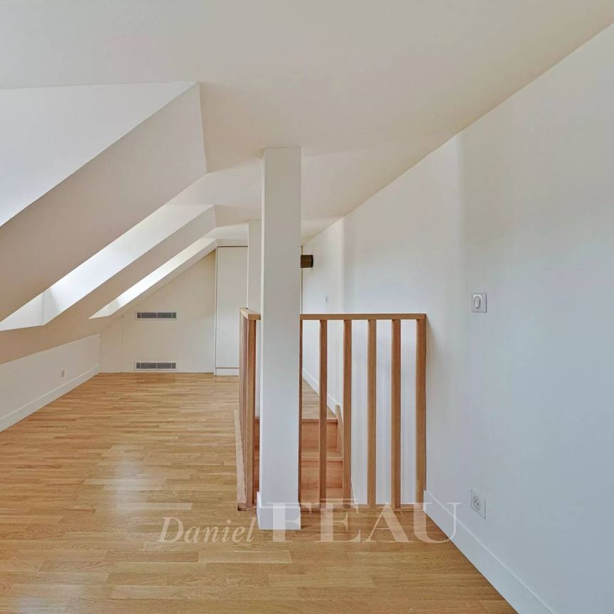 Location appartement, Paris 8ème (75008), 2 pièces, 63.51 m², ref 85448883 - Photo 1