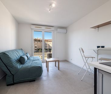 Location Appartement 1 pièce 18m² NICE 06300 - Photo 2