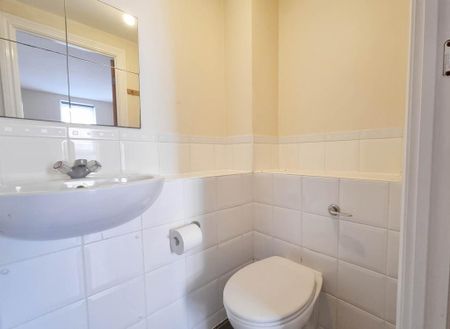 2 bedroom apartment to rent - Photo 3