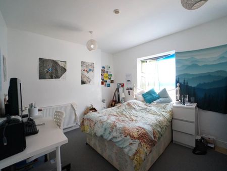 320 Caernarfon Road - Photo 5