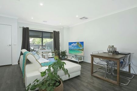Modern Central Townhouse! - Photo 3