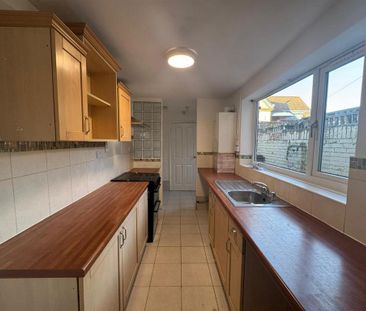 3 bedroom terraced house to rent - Photo 6