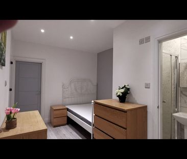 1 Bed Flat, Nottingham, NG7 - Photo 2