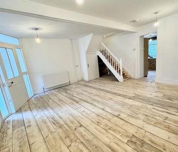 2 bedroom cottage to rent - Photo 2