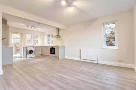 4 bedroom bungalow to rent - Photo 4