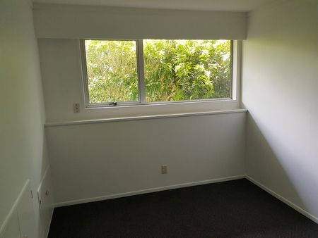 3 x bedroom Paparangi, close to schools and shops - Photo 4
