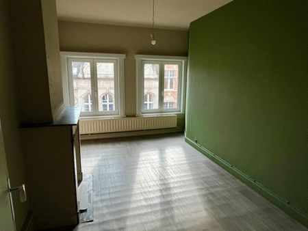 Ruim appartement met 4 slaapkamers in centrum - Photo 3