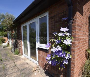 1 bedroom bungalow to rent - Photo 1
