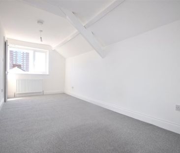 3 bedroom maisonette to rent - Photo 2