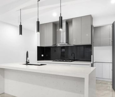 Marvellous, Meticulous & Magnificent - Photo 2