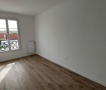 location Appartement T3 DE 66.13m² À PLAISIR - Photo 4