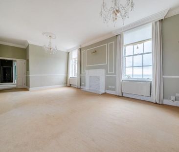 3 bedroom flat to rent - Photo 2