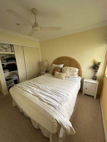 Helensvale - Photo 3