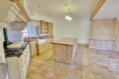 3 bedroom semi-detached house to rent - Photo 4