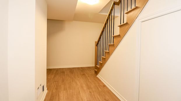 For Lease - 2029 Matteer Court Unit# Unit 18, Innisfil, Ontario - Photo 1