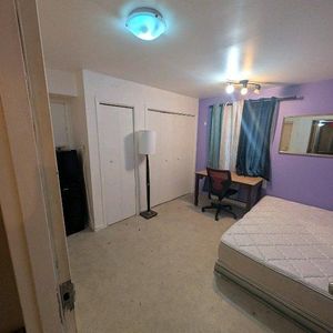 chambre avec salle de bain complète - Photo 2