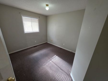 For Lease - 199 Livingstone Street, Barrie, Ontario - Photo 5