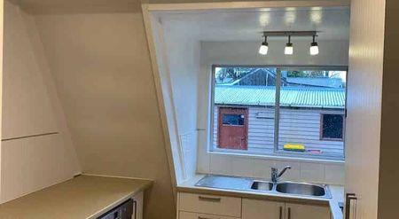 Ready to move in! - Photo 4